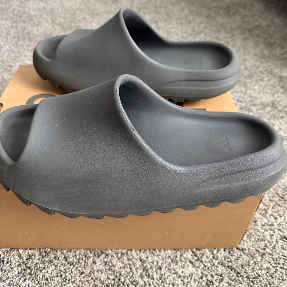 adidas Yeezy gray slides